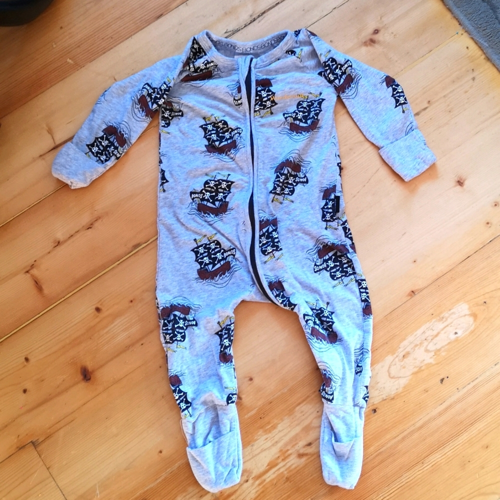 Bonds Wondersuit size 0 or 6-12 month